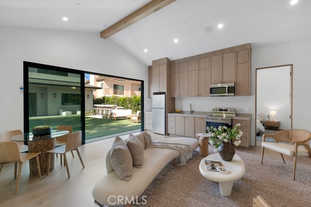 Detail Gallery Image 55 of 62 For 13024 Bloomfield St, Studio City,  CA 91604 - 6 Beds | 6/1 Baths
