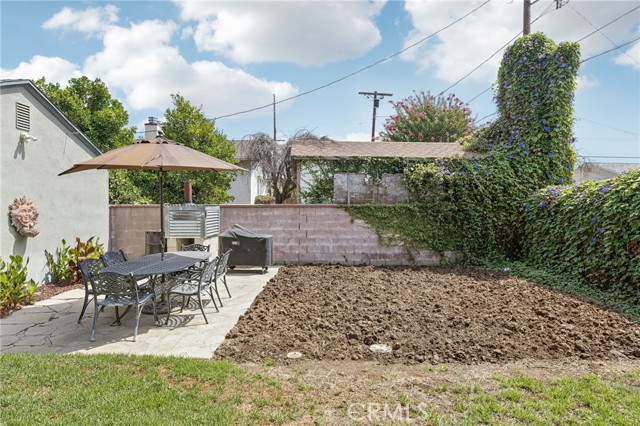 Detail Gallery Image 52 of 58 For 17006 Cantara St, Lake Balboa,  CA 91406 - 3 Beds | 2 Baths