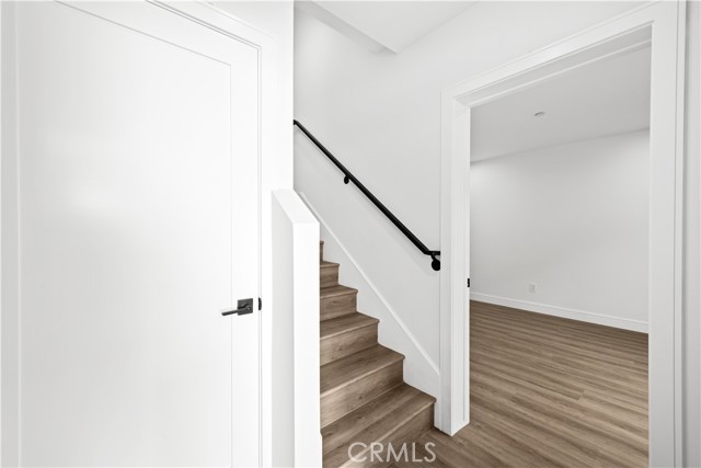6704 1/2 Kester Avenue, Van Nuys CA: https://media.crmls.org/medias/8728b2db-4e18-4459-8224-7f3a8b88aad2.jpg