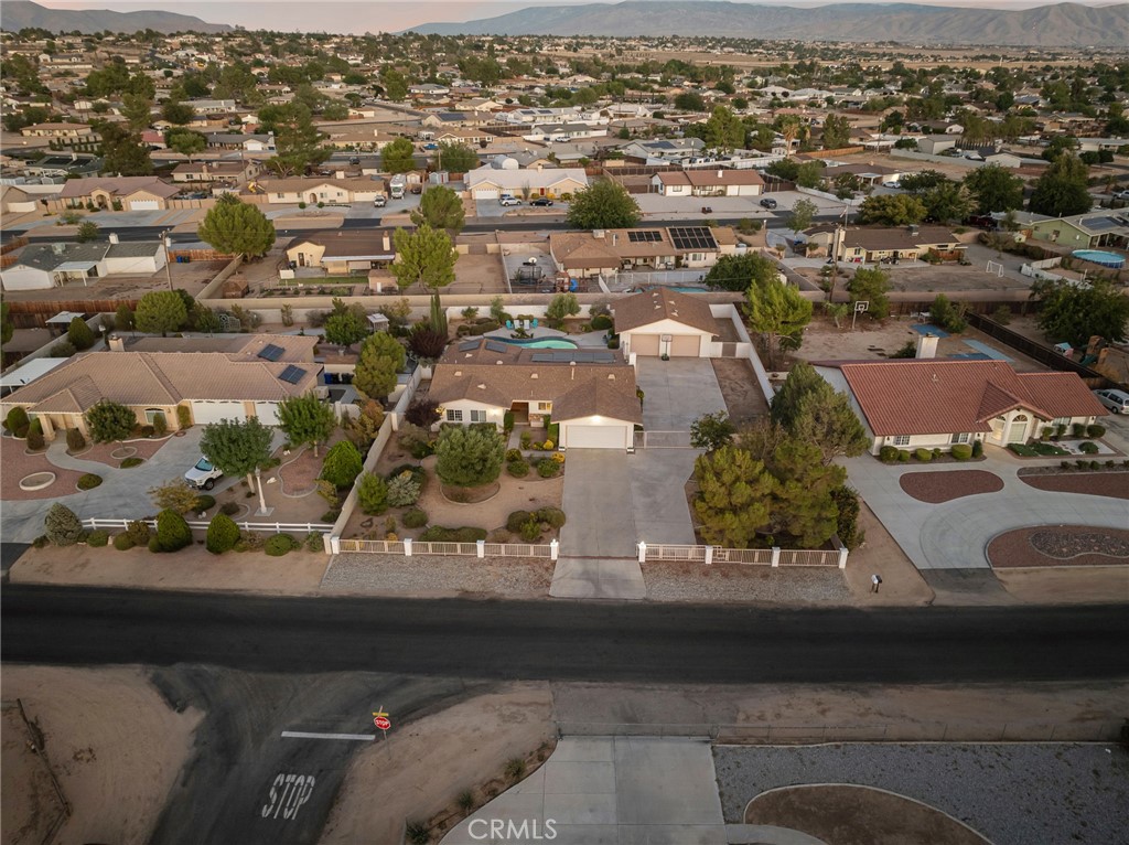 https://media.crmls.org/medias/8728c349-4bcd-4ad4-a201-fc4249eb754d.jpg?preset=X-Large
