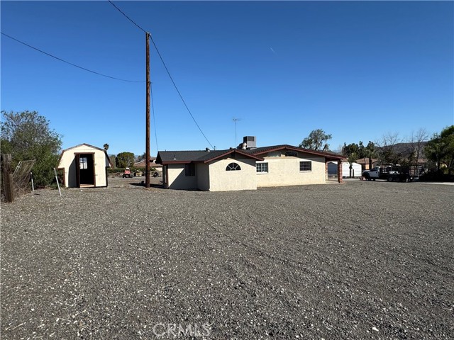 Detail Gallery Image 3 of 23 For 7052 Starne Rd, Corona,  CA 92881 - 3 Beds | 2 Baths