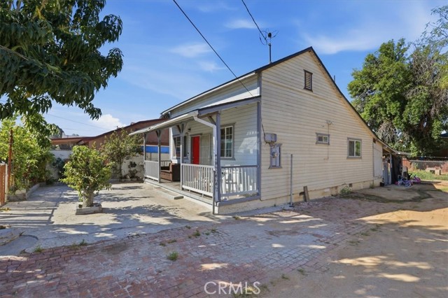 Detail Gallery Image 4 of 30 For 245 Commercial Ave, Riverside,  CA 92507 - 3 Beds | 1 Baths