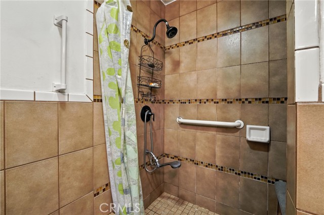 2718 E 7th Street, Los Angeles CA: https://media.crmls.org/medias/872aaa62-319b-4875-939d-f10b0e467af8.jpg