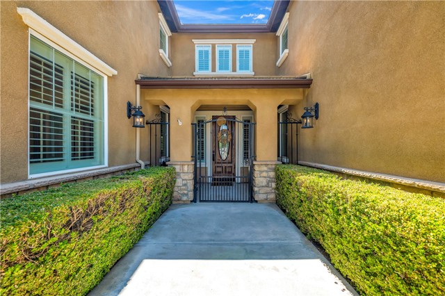 Detail Gallery Image 8 of 75 For 42449 Wyandotte St, Temecula,  CA 92592 - 5 Beds | 4 Baths
