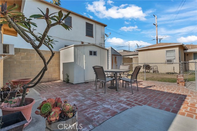 8148 Madison Avenue, South Gate CA: https://media.crmls.org/medias/872cca97-4595-4407-a2e9-1752a530023a.jpg