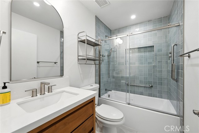 Detail Gallery Image 13 of 19 For 3935 San Ramon Dr, Oceanside,  CA 92057 - 2 Beds | 2 Baths