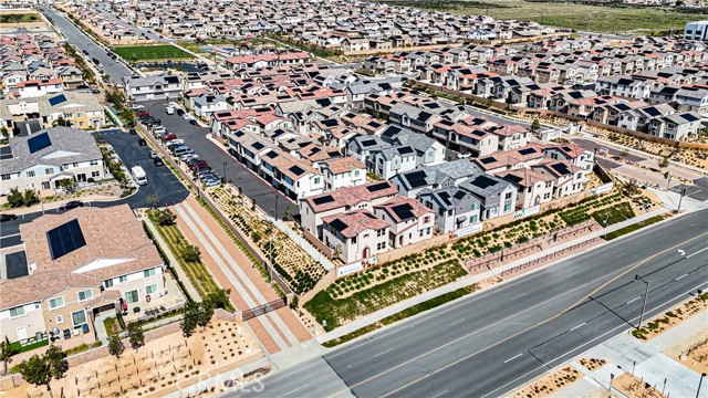 Detail Gallery Image 42 of 45 For 16651 Snowdrop #1,  Fontana,  CA 92336 - 3 Beds | 2 Baths