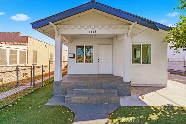 Front Image Thumbnail for CRDW26066982