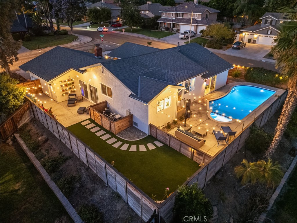 https://media.crmls.org/medias/872da99c-4603-4823-b60f-7e62c30420ea.jpg?preset=X-Large