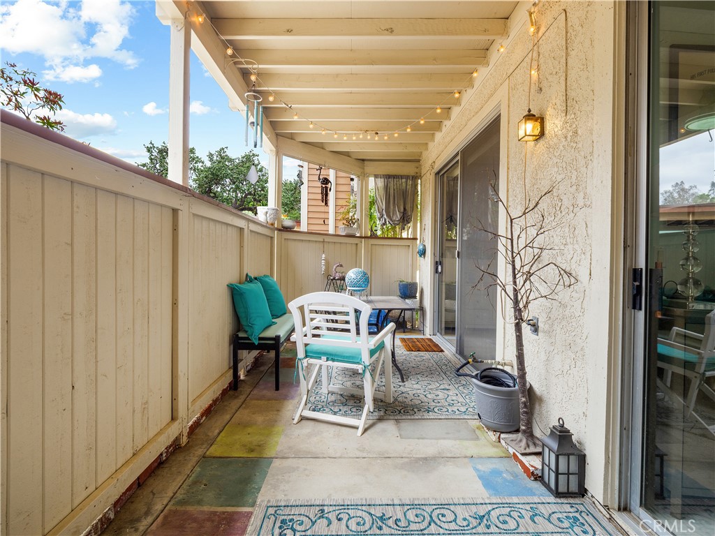 https://media.crmls.org/medias/872daac8-8190-4c99-aaf4-3f8d096d2929.jpg?preset=X-Large