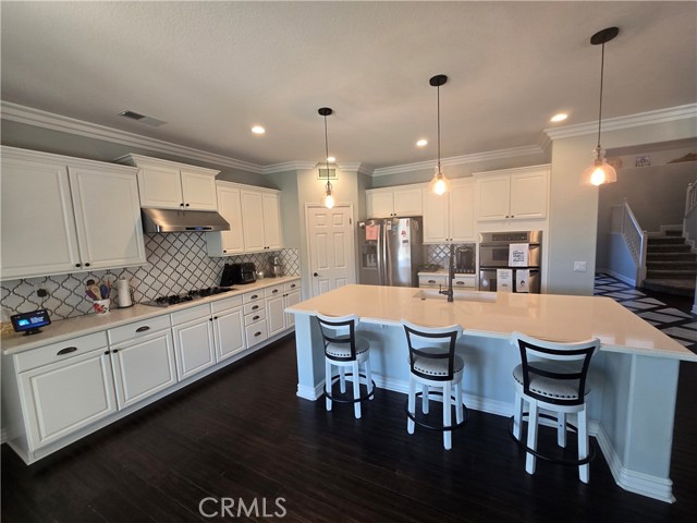 Detail Gallery Image 11 of 37 For 3250 Quartz Cir, Corona,  CA 92882 - 5 Beds | 3/1 Baths