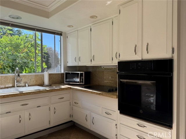 Detail Gallery Image 10 of 19 For 402 Avenida Castilla #C,  Laguna Woods,  CA 92637 - 2 Beds | 2 Baths