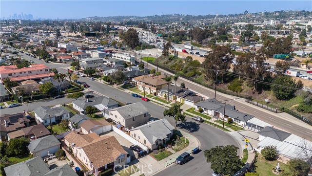 231 Blackshear Avenue, Los Angeles CA: https://media.crmls.org/medias/872fefae-3ecd-4a5f-a5de-5b90174a9197.jpg