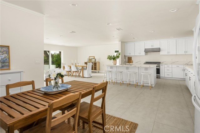 19201 Barrett Lane, North Tustin CA: https://media.crmls.org/medias/872fff9c-6eb7-486e-a506-77e1e997670f.jpg