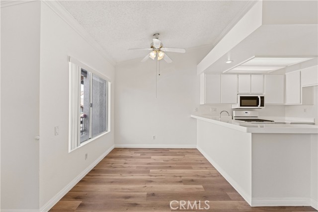 Detail Gallery Image 6 of 28 For 1015 Margarita #D202,  Corona,  CA 92879 - 2 Beds | 2 Baths