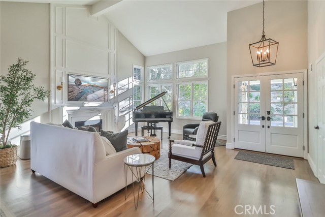 3220 Versaille Court, Thousand Oaks CA: https://media.crmls.org/medias/87313f00-7599-40c5-9706-467653c1c493.jpg