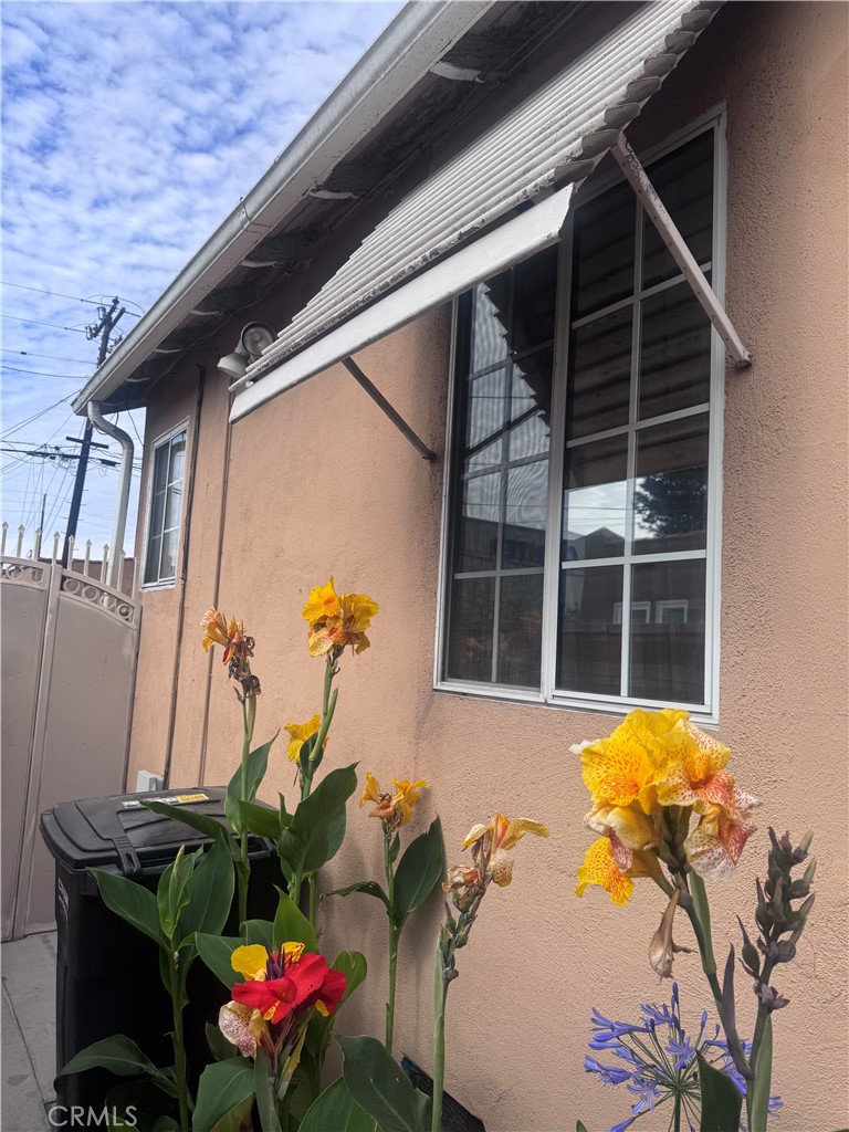 https://media.crmls.org/medias/87314c2b-0605-4516-9f08-b8efb182d464.jpg?preset=X-Large