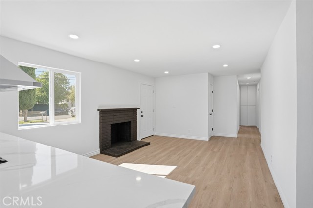 Detail Gallery Image 9 of 39 For 1381 E 5th, Ontario,  CA 91764 - 4 Beds | 1/1 Baths