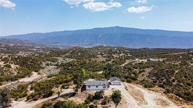 Detail Gallery Image 5 of 39 For 47800 Secret Falls Rd, Aguanga,  CA 92536 - 3 Beds | 2 Baths