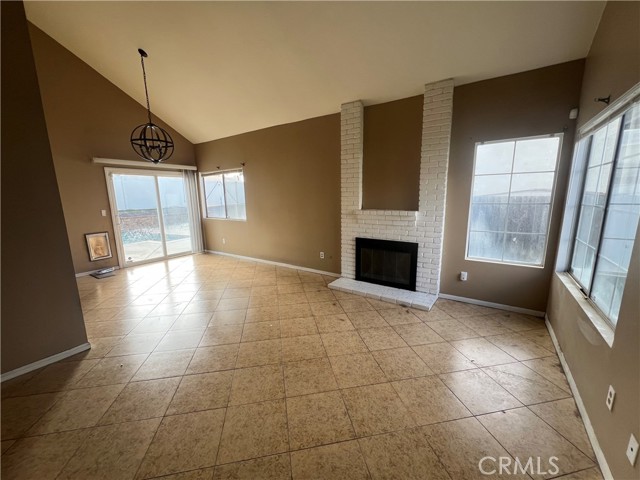 Detail Gallery Image 3 of 14 For 3531 Cherry Blossom, Lake Elsinore,  CA 92530 - 3 Beds | 2/1 Baths