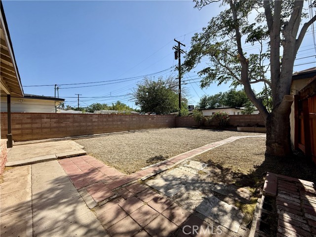 44037 Fern Avenue, Lancaster CA: https://media.crmls.org/medias/8733ed61-e353-4936-b155-182f6567e494.jpg