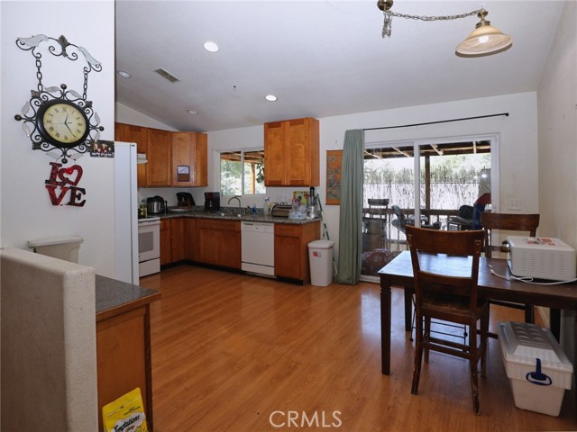 15595 34th Avenue, Clearlake CA: https://media.crmls.org/medias/873408e9-6afa-43e6-943a-8862e0f7d9e6.jpg