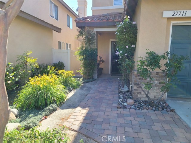27711 Adonis Lane, Canyon Country CA: https://media.crmls.org/medias/87340951-e223-4bf6-a2a4-b9937a71128f.jpg