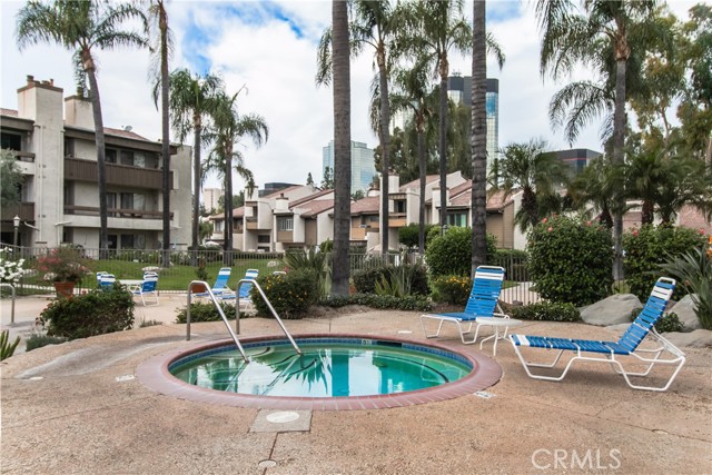 Detail Gallery Image 24 of 29 For 21500 Califa St #97,  Woodland Hills,  CA 91367 - 2 Beds | 2 Baths