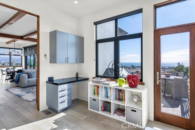 1032 6th, Hermosa Beach, California 90254, 4 Bedrooms Bedrooms, ,3 BathroomsBathrooms,Residential,Sold,6th,SB22136354