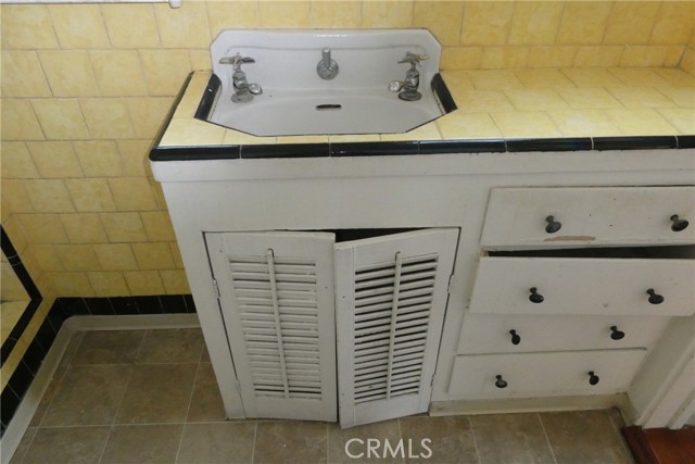 Detail Gallery Image 18 of 33 For 7040 Arlington, Los Angeles,  CA 90043 - 3 Beds | 2 Baths