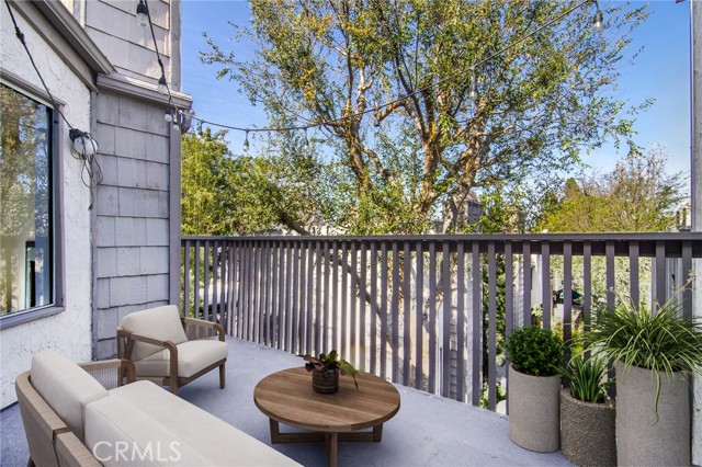 Detail Gallery Image 19 of 24 For 18316 Hatteras #27,  Tarzana,  CA 91356 - 2 Beds | 2 Baths