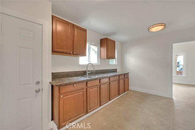 547 W 106th Street, Los Angeles CA: https://media.crmls.org/medias/87356c7b-cc61-40bb-afe5-90bb0bdcb42a.jpg