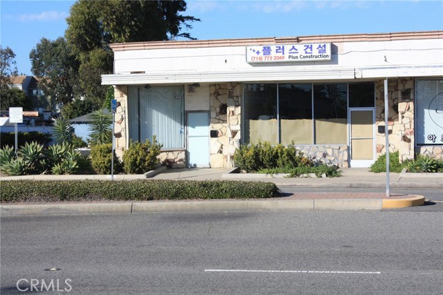 8223 Commonwealth Avenue, Buena Park, California 90621, ,Commercial Lease,For Rent,8223 Commonwealth Avenue,CRIV24102169