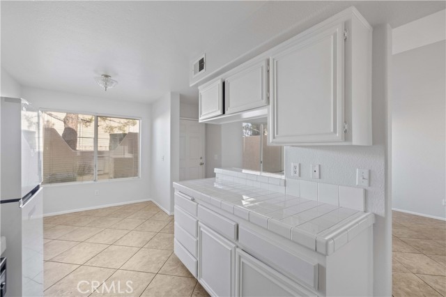 Detail Gallery Image 9 of 19 For 39237 10th #C,  Palmdale,  CA 93551 - 2 Beds | 2/1 Baths