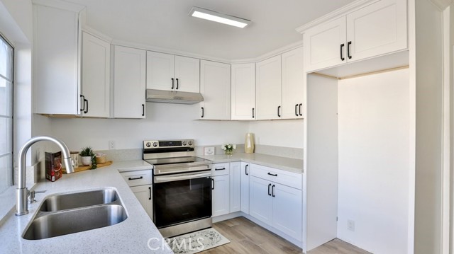 Detail Gallery Image 18 of 48 For 3041 S Sycamore St #C,  Santa Ana,  CA 92707 - 3 Beds | 1/1 Baths