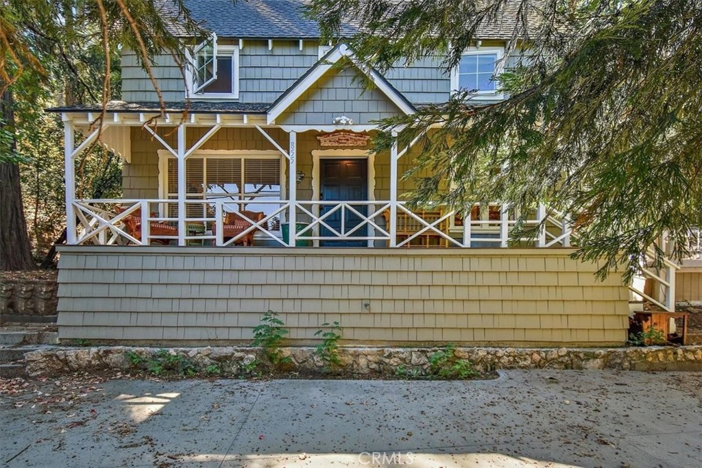 855 Lake Drive