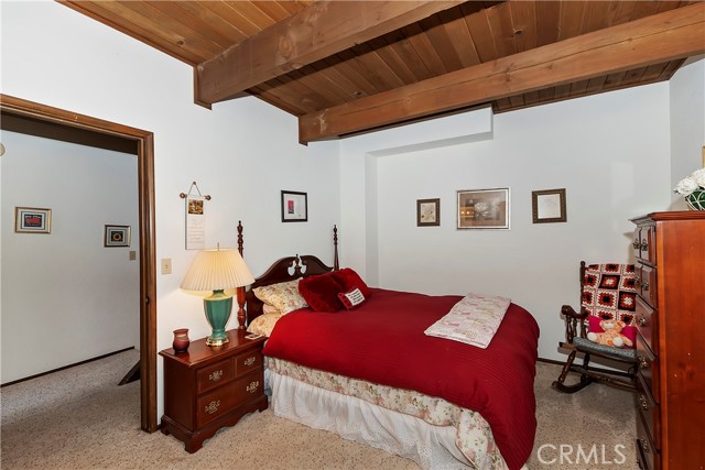 Detail Gallery Image 14 of 33 For 763 E Victoria Ct, Lake Arrowhead,  CA 92352 - 4 Beds | 2/1 Baths