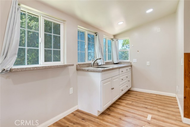 Image 20 of 66 For 39065 Oak Glen Road