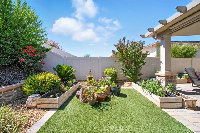 345 Lucinda Terrace, Beaumont CA: https://media.crmls.org/medias/87375d3d-139a-4ea9-9c55-336c495308bb.jpg