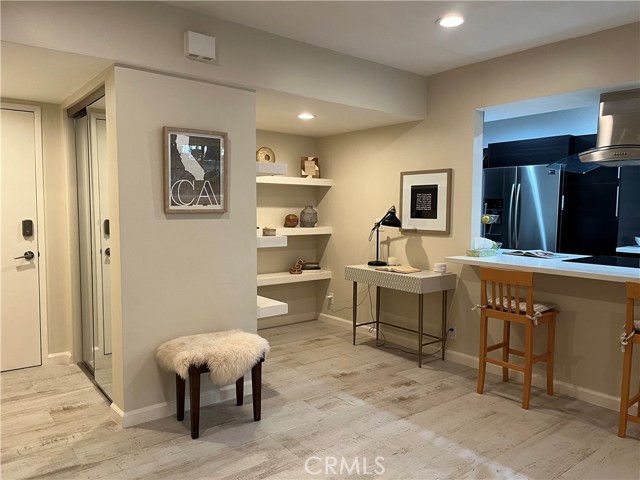 Detail Gallery Image 10 of 19 For 1025 N Kings Rd #105,  West Hollywood,  CA 90069 - 1 Beds | 1/1 Baths