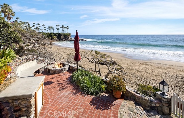 1259 Cliff Drive, Laguna Beach CA: https://media.crmls.org/medias/8737f30a-f387-482e-98e8-bb14747124ea.jpg