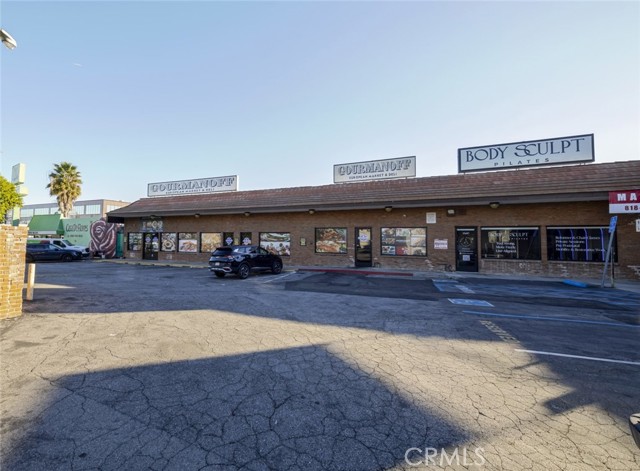 15602 Ventura Boulevard, Encino CA: https://media.crmls.org/medias/873873c2-8803-414c-b219-986b2296fd01.jpg