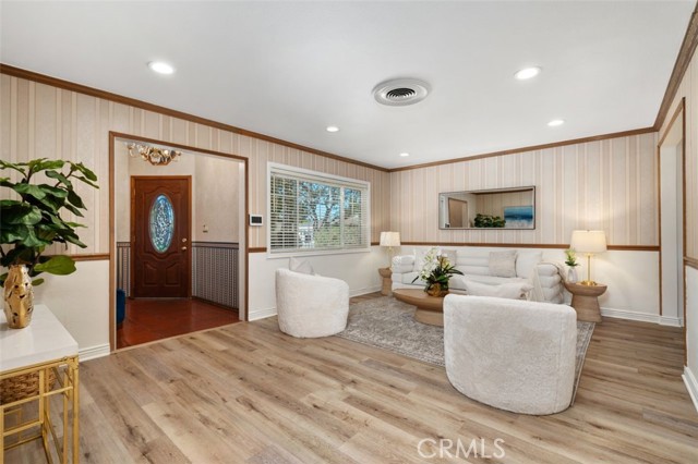 Detail Gallery Image 5 of 37 For 911 Magnis St, Arcadia,  CA 91006 - 4 Beds | 2/1 Baths