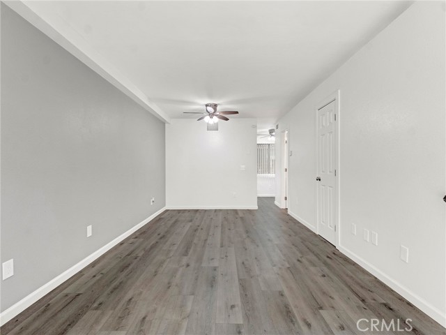 Detail Gallery Image 7 of 29 For 9834 Sepulveda Bld #109,  North Hills,  CA 91343 - 2 Beds | 2 Baths