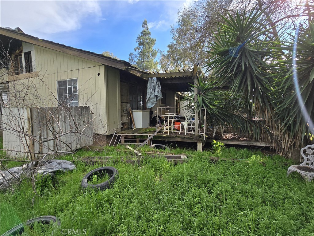 https://media.crmls.org/medias/8739a3a3-5db2-441a-811d-75c41568c11e.jpg?preset=X-Large