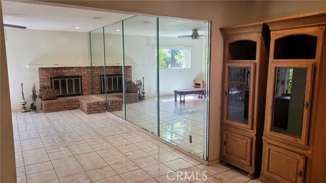 1100 E 215th Place, Carson CA: https://media.crmls.org/medias/873a6dc4-d5db-4295-a6f1-3f6a0e89e685.jpg