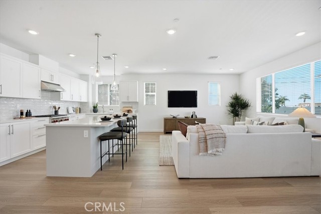 Detail Gallery Image 11 of 43 For 2392 Haley Point Drive #104,  Ventura,  CA 93003 - 3 Beds | 3/1 Baths