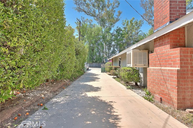Detail Gallery Image 5 of 53 For 18460 Hibiscus Ave, Riverside,  CA 92508 - 4 Beds | 2 Baths