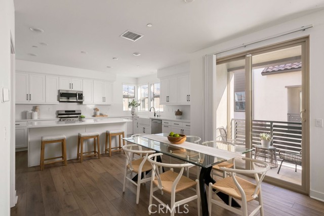 Detail Gallery Image 7 of 32 For 6026 Derby Ln, Cypress,  CA 90720 - 4 Beds | 3/1 Baths