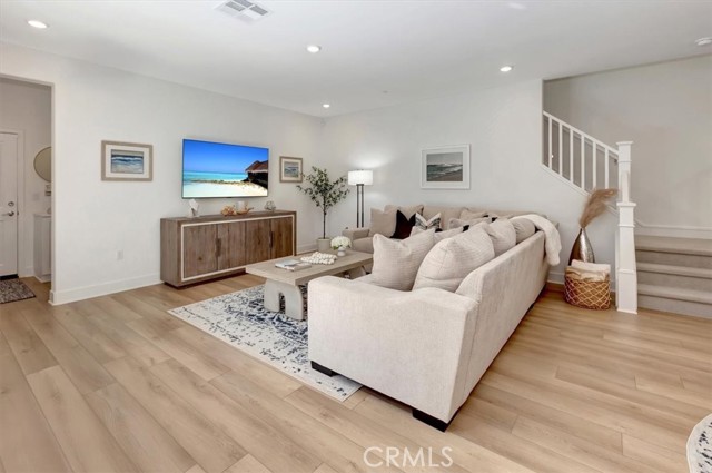 171 Junco, Irvine CA: https://media.crmls.org/medias/873ba392-97d9-44ab-8c07-4a206b02d6ff.jpg